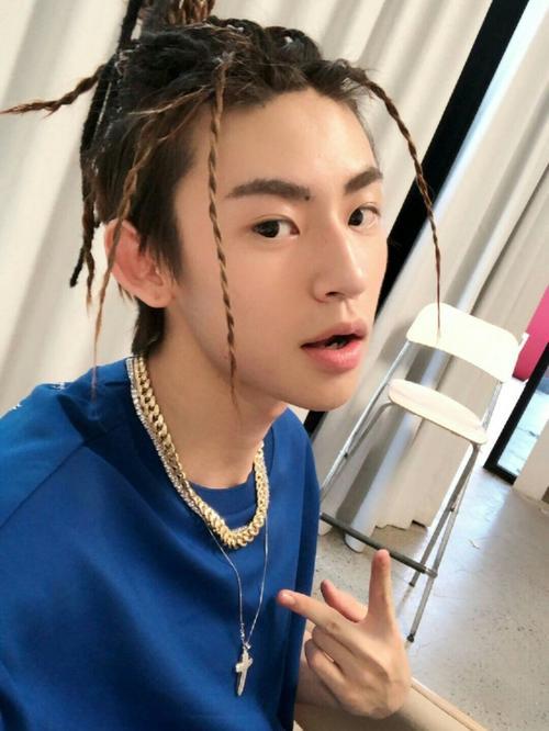 小鬼王琳凯狗仔爆料视频,揭秘明星私生活幕后真相